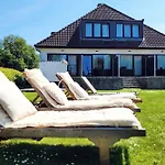 Moderne 1 Im Haffkrug Mit Terrasse, Gartenblick Und Parkplatz In Ruhiger Lage * Scharbeutz