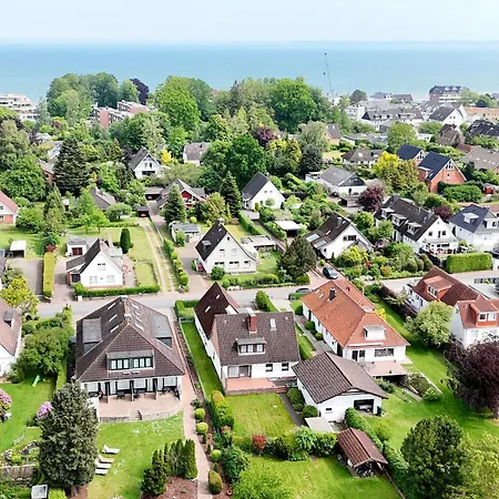 Appartement Moderne 1 Im Haffkrug Mit Terrasse, Gartenblick Und Parkplatz In Ruhiger Lage