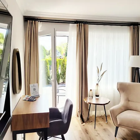 Moderne 1 Im Haffkrug Mit Terrasse, Gartenblick Und Parkplatz In Ruhiger Lage * 샬베우츠