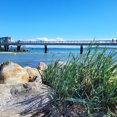 Moderne 1 Im Haffkrug Mit Terrasse, Gartenblick Und Parkplatz In Ruhiger Lage 아파트 *